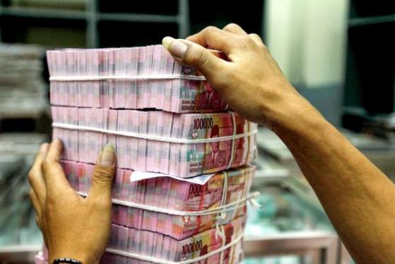 Rupiah ke Bawah Rp16 Ribu per USD, Pertama Kali Sejak Mei